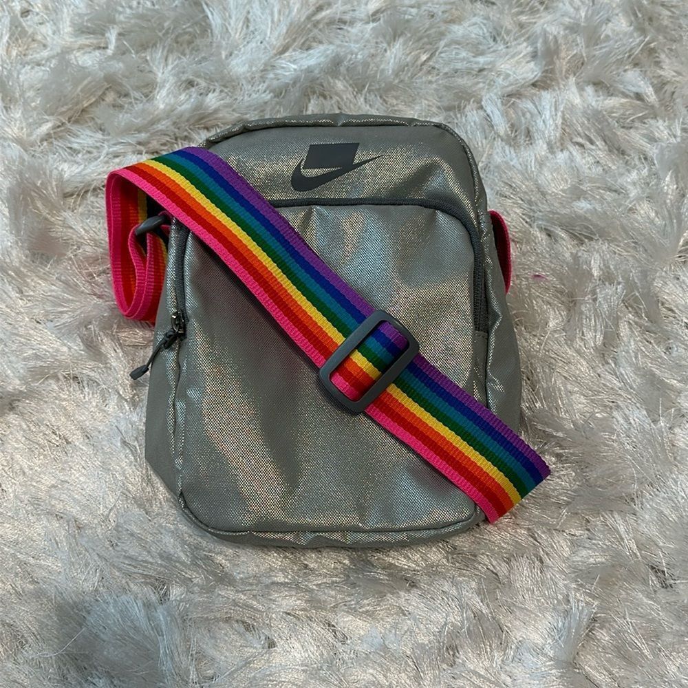 Nike Heritage BETRUE Crossbody Bag